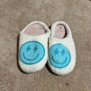 SHEIN White and Blue Smiley Face Slippers